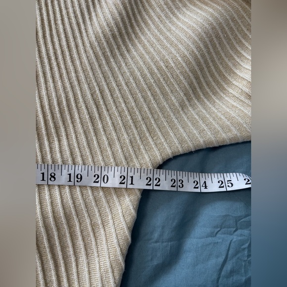 đź’™Charter Club Elegant Cream and Gold Lightweight Sweater - Picture 5 of 6